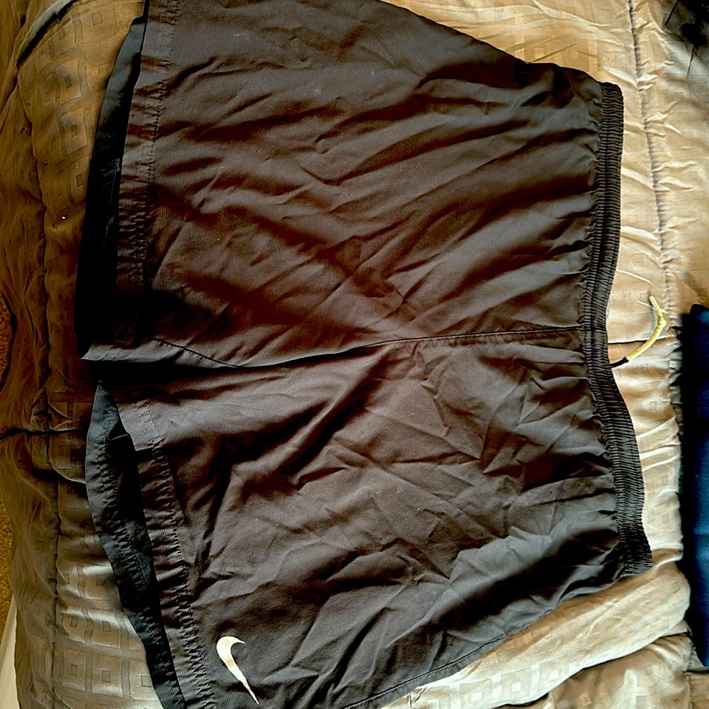 Men’s athletic shorts Nike fit